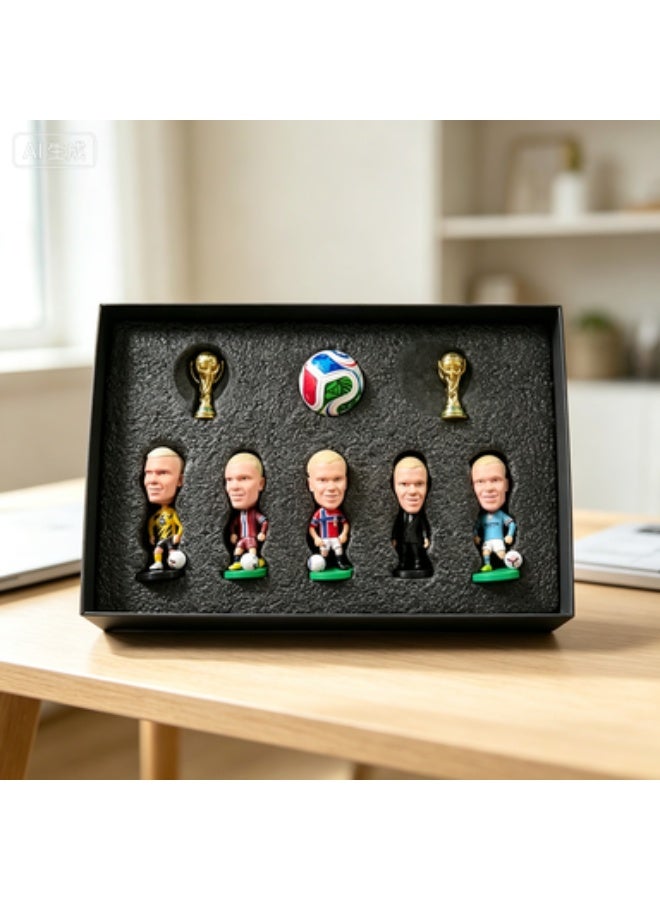 مجموعة هدايا مجسمات إيرلينغ هالاند، 5 مجسمات PVC بنسخة Q مع كرة قدم صغيرة وكأسين - Image 4