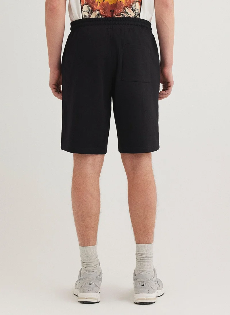 مافي شورت أسود