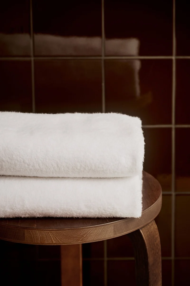 H&M Soft terry bath towel