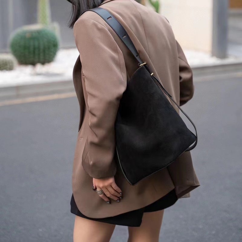 Anti-Suede Bucket Bag, Niche Design, Contrasting Frosted Bag, Simple And Fashionable Shoulder Commuter Bag, Large-Capacity Cowhide Bag - Image 2