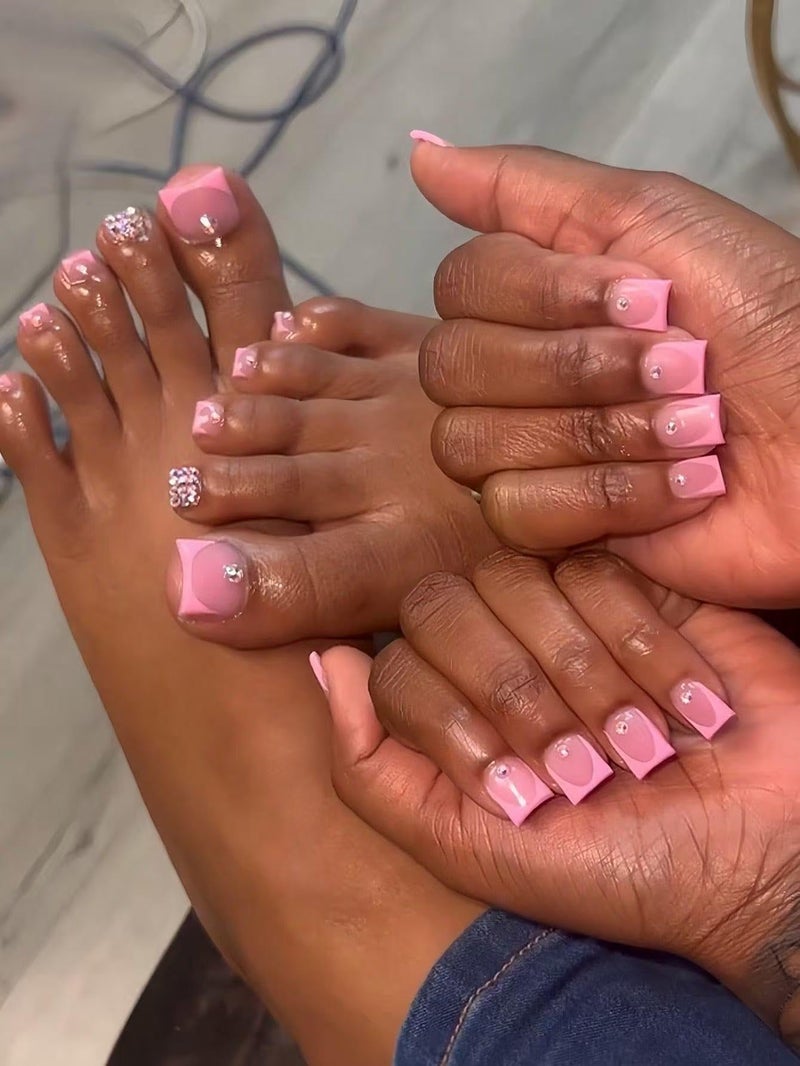 SPNBCQ 48 Pcs Pink Press on Nails Medium Square & Press on Toenails Set, Pink French Tip Fake Nails with Rhinestone Design Glue on Nails Medium False Nails Glossy Full Cover Stick on Toe Nails for Women - Image 2