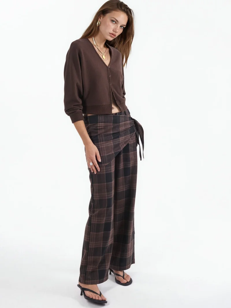 بوسيم BUSEM V-Neck Ribbed Crop Cardigan