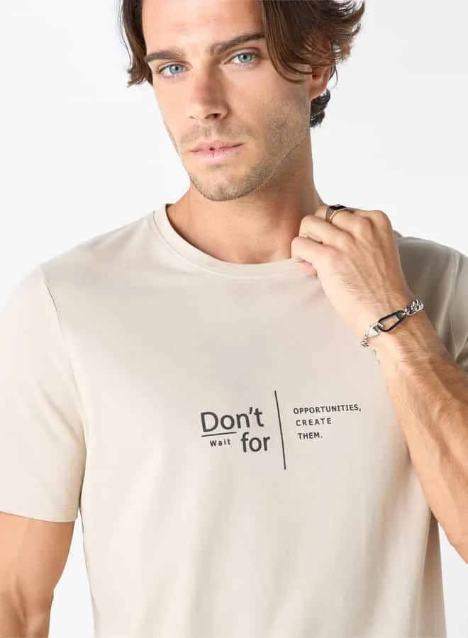 Iconic Iconic Typographic Print Crew Neck T-shirt with Short Sleeves