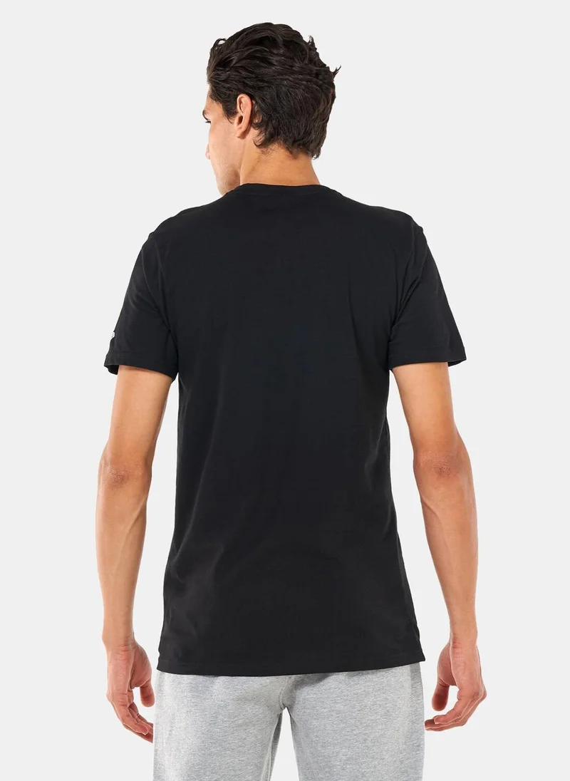 نيو ايرا Men's Essential Script Black T-Shirt