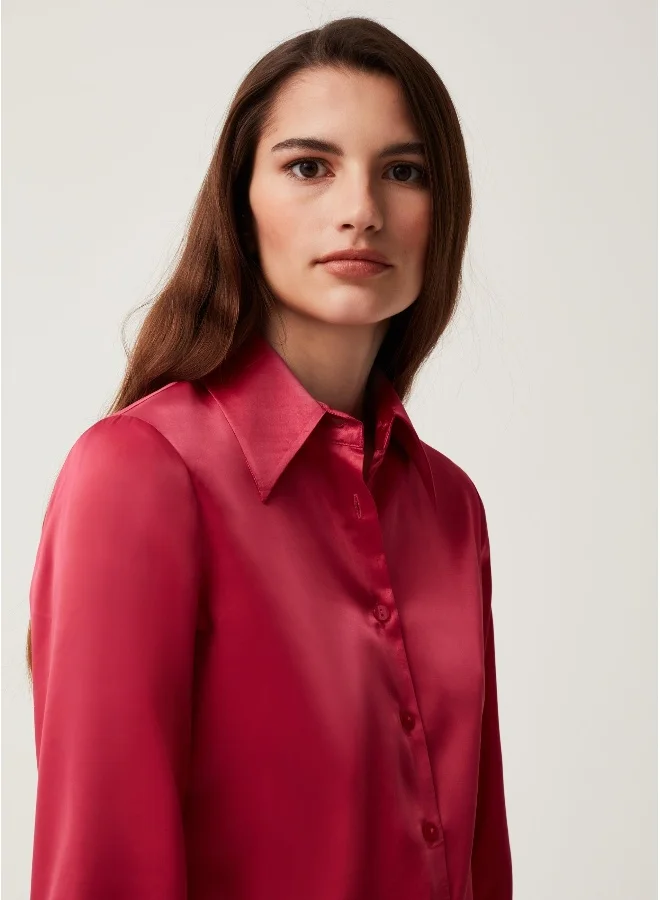 او في اس Solid colour satin shirt