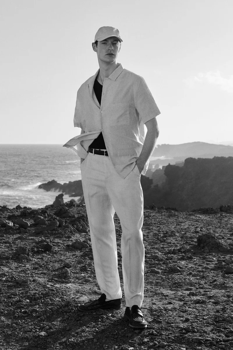 H&M Regular Fit Short-sleeved linen-blend shirt