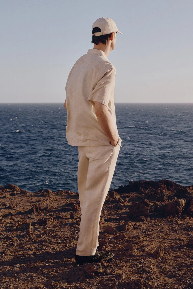 H&M Regular Fit Short-sleeved linen-blend shirt