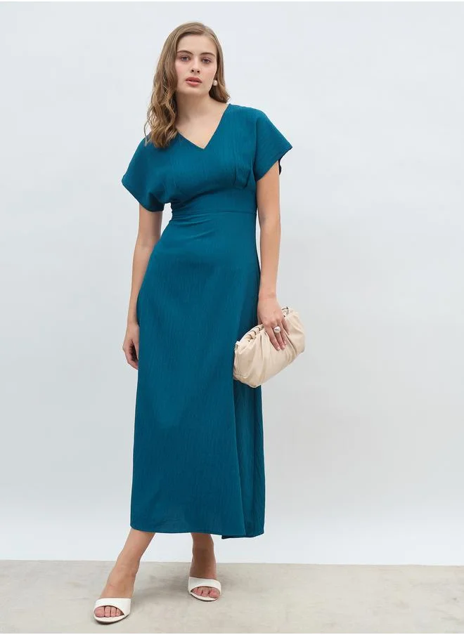 Styli Styli Crinkled Extended Sleeves A-Line Maxi Dress