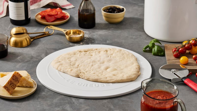 Le Creuset Stoneware Round Pizza Stone, 15 in., Cerise - Image 3