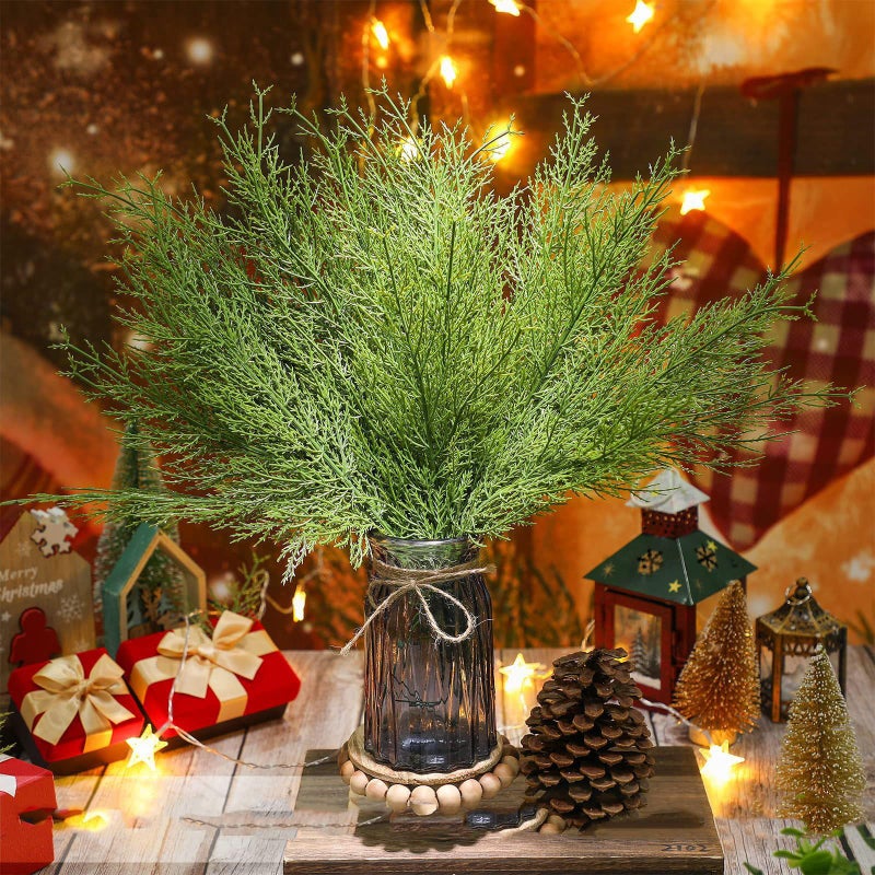 WEISPARK فروع أوراق الصنوبر الاصطناعية WEISPARK 30 قطعة 13.7 بوصة نباتات خضراء مزيفة فروع صنوبر سيقان مزيفة للاستخدام في تزيين إكليل عيد الميلاد والديكور المنزلي وحديقة المنزل - Image 2