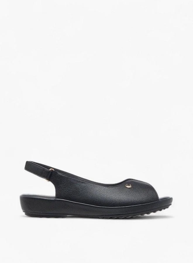 لو كونفورت صنادل نسائية مفتوحة من الأمام بحزام خلفي بنقوش