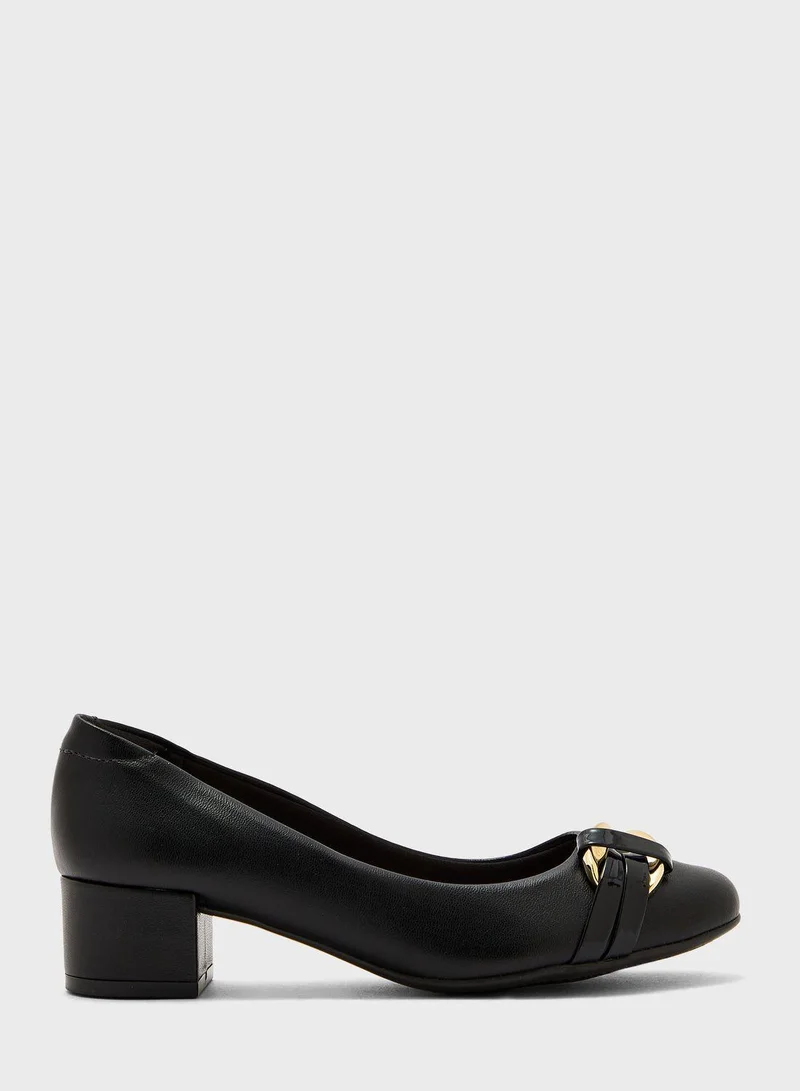 Beira Rio Destiny Close Toe Mid Heel Pumps