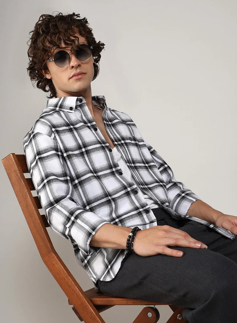 Campus Sutra Men's Chalk White & Midnight Black Brushed Buffalo Check ShirtFor Casual Wear | Spread Collar | Long Sleeve | Button Closure | Shirt Crafted With Comfort Fit For Everyday Wear