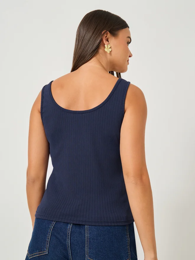 Styli Styli Scoop Neck Fitted Tank