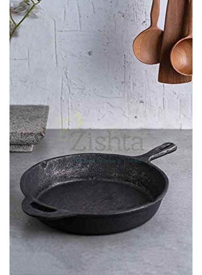 Zishta مقلاة Zishta تقليدية مصنوعة يدوياً من الحديد الزهر - مقاس متوسط ​​| أواني طهي طبيعية مُهيأة مسبقاً | مقلاة مناسبة لمواقد الحث الكهرومغناطيسي (Induction) | مقلاة حديدية | أواني طهي من الحديد الزهر للمطبخ | لون أسود (العمق: 5.1 سم، القطر: 25.4 سم، السعة: 1.5 لتر، الوزن: 3 كجم) - Image 2