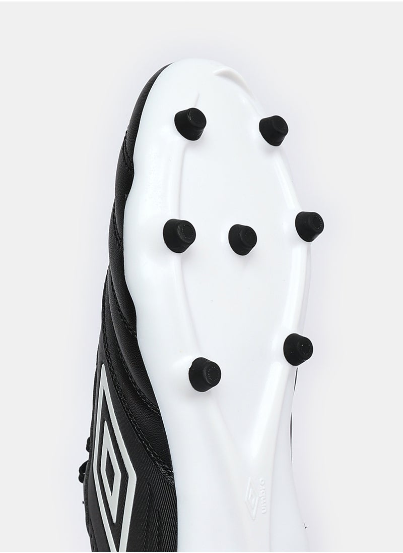 umbro - Tocco III Club FG Football Shoes For Men - Image 1