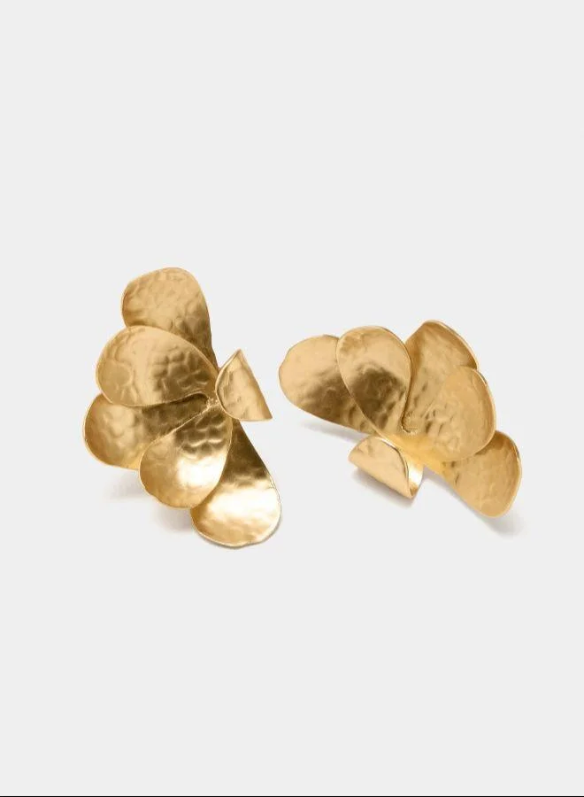 بارفوا أقراط نصف زهرة مع نقش ذهبي بارز