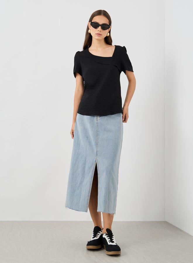 تايك تو توب بياقة غير متماثلة بلون سادة - Image 3