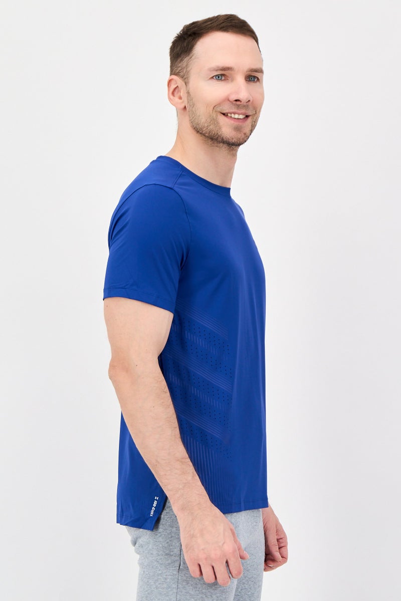 UNDER ARMOUR تي شيرت تدريب قصير الأكمام للرجال بتصميم مريح، أزرق داكن - Image 2