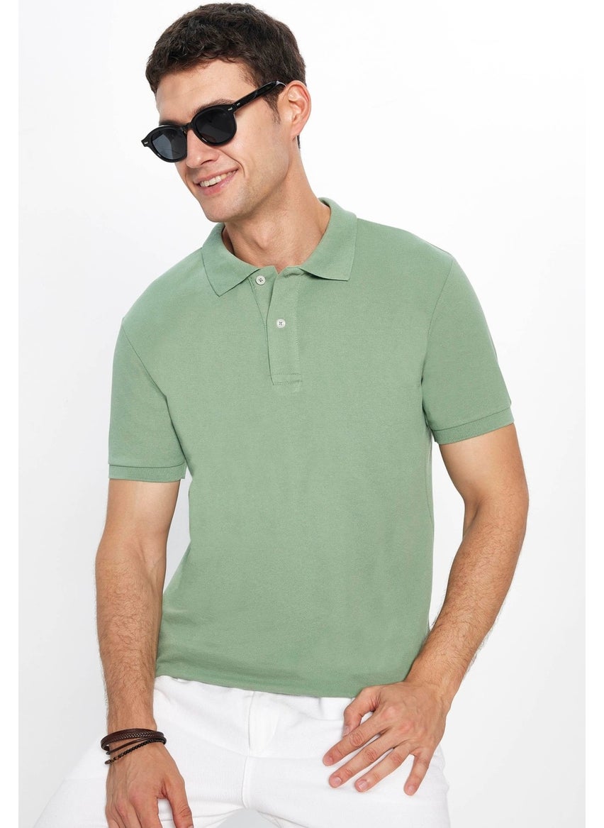 Men's Slim Fit Narrow Cut Cotton Soft Textured Cool Keeping Fabric Plain Pique Polo Collar T-Shirt - pzsku/Z4D0E18726FE6A9F54D77Z/45/_/1735848500/2f347ecc-2ee4-4aee-b23b-3bfa5c6efc31