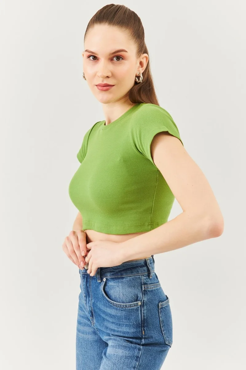 بوتيكجيز Çimen Yeşili Kısa Kol Bisiklet Yaka Vücuda Oturan %100 Pamuklu Kaşkorse Esnek Crop Bluz
