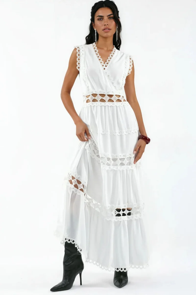 Jennyfer Sleeveless Lace V-Neck Maxi Dress