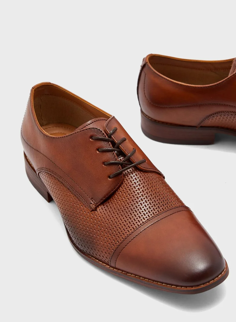 STEVE MADDEN Decklan Lace Ups