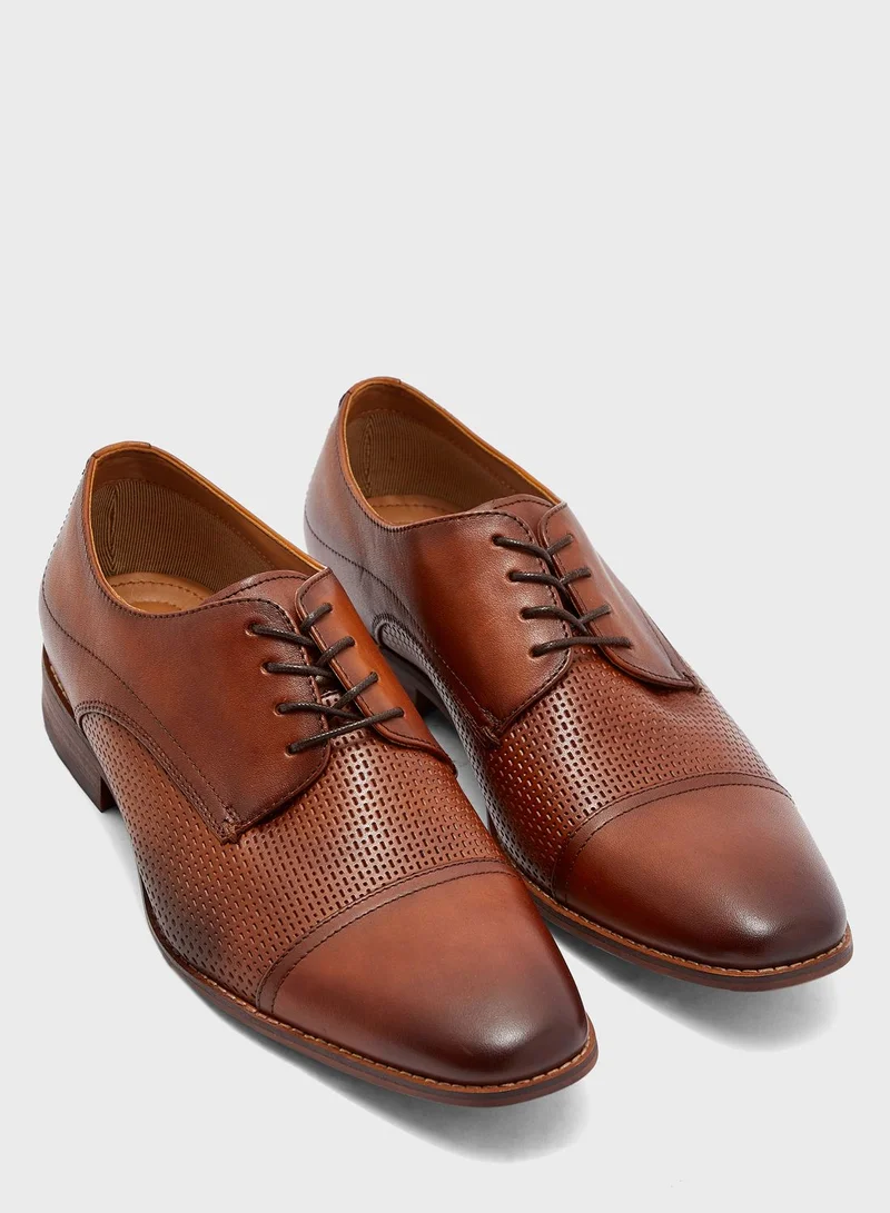 STEVE MADDEN Decklan Lace Ups