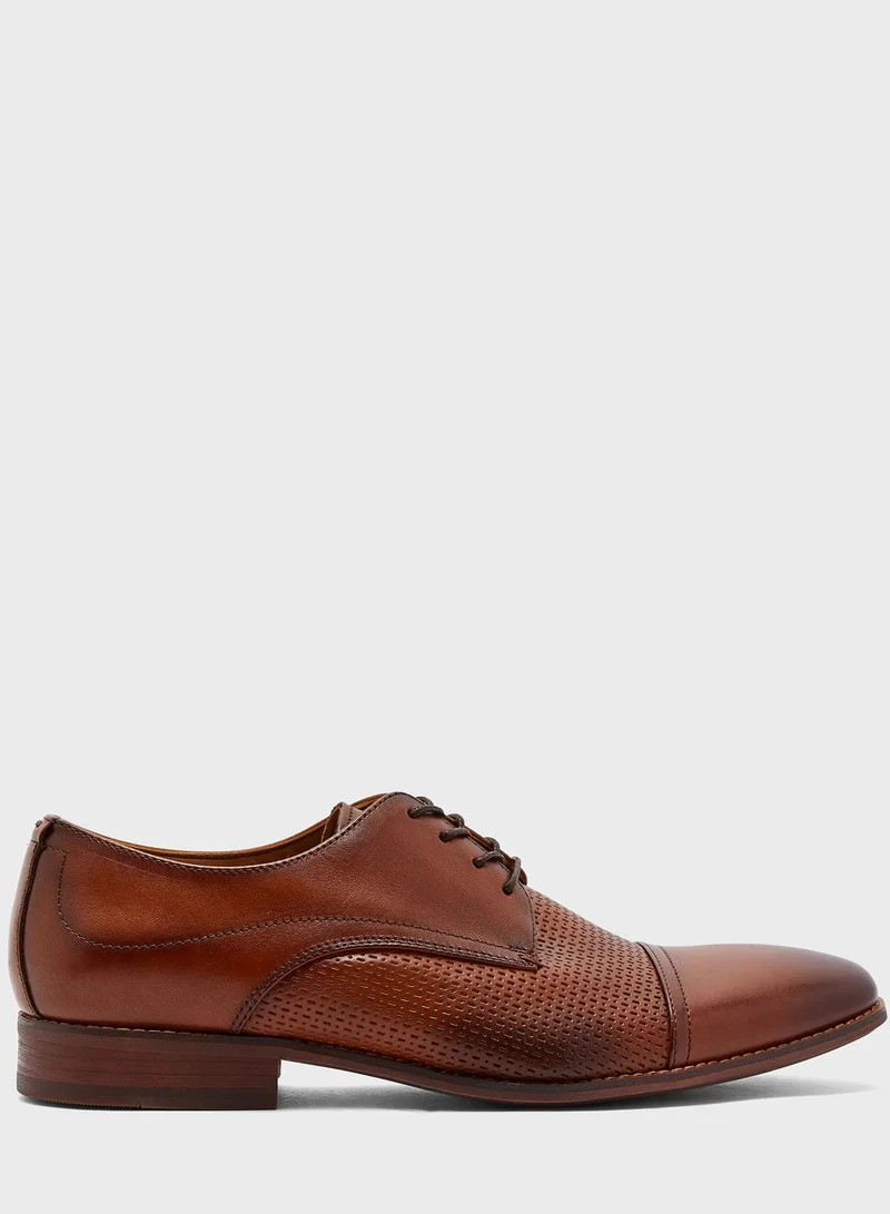 STEVE MADDEN Decklan Lace Ups