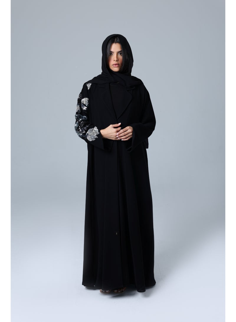 اكسا عباية تصميم كم لامع فضي مطرز - Image 4