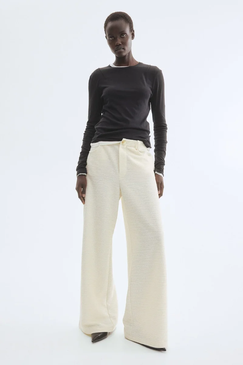 اتش اند ام بنطلون واسع من نسيج بوكليه