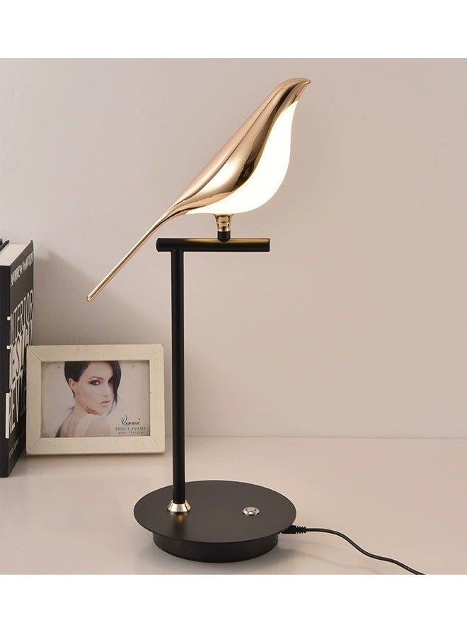 إيه تي إم مصباح طاولة LED عصري مستوحى من الطيور مع لمسة نهائية ذهبية – إضاءة زخرفية بجانب السرير - Image 1