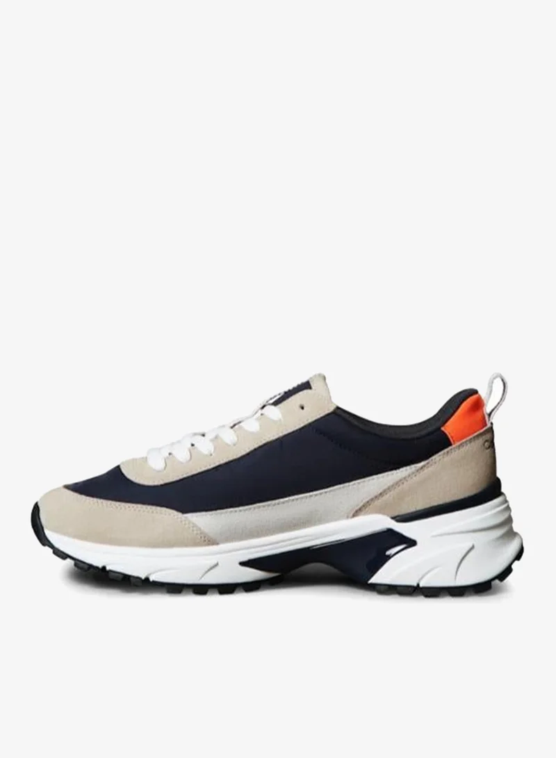 كالفن كلاين حذاء رياضي سويدي للمغامرين