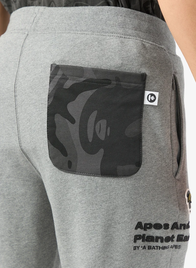 ايه ايه بي إي بنطلون رياضي بشعار