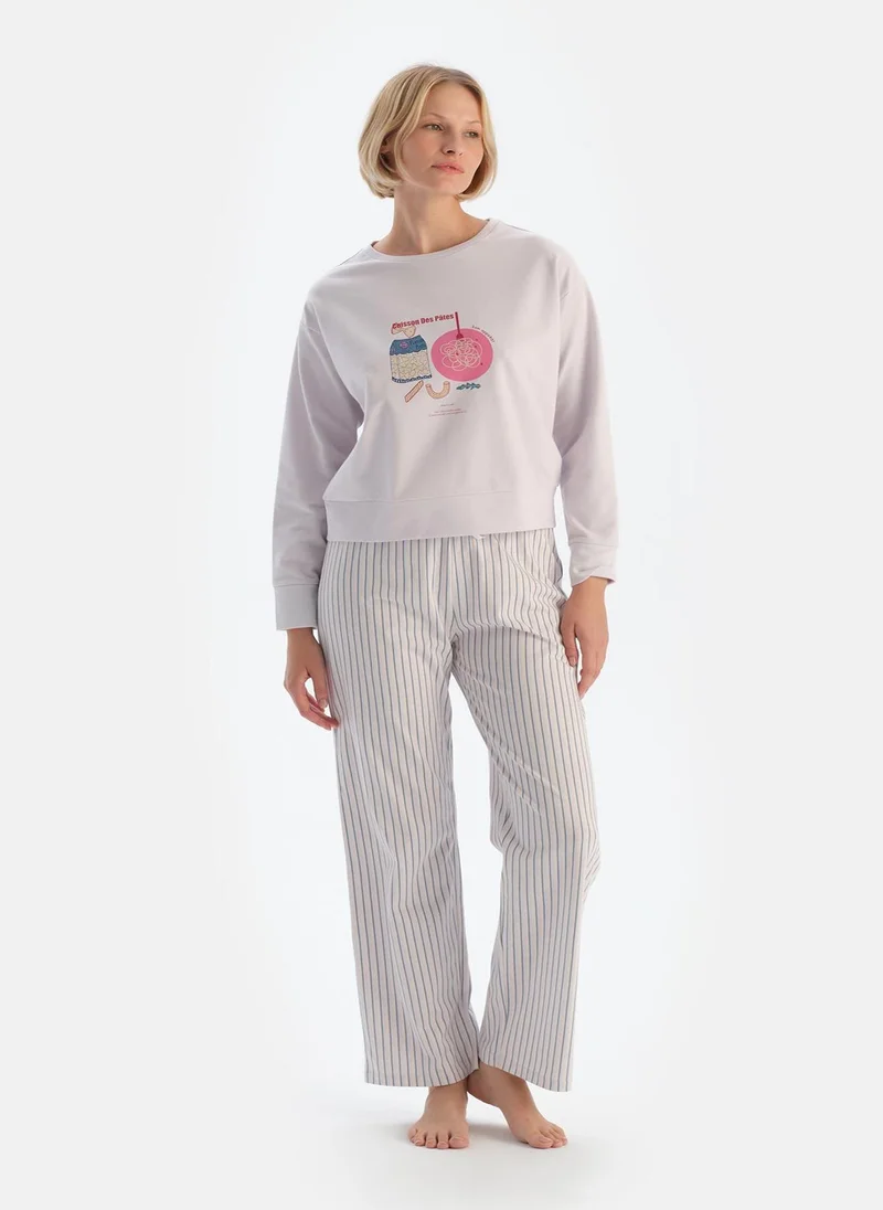 داجي T-shirt & Trousers Pajama Set Crew Neck Supreme Mid Rise Sleepwear