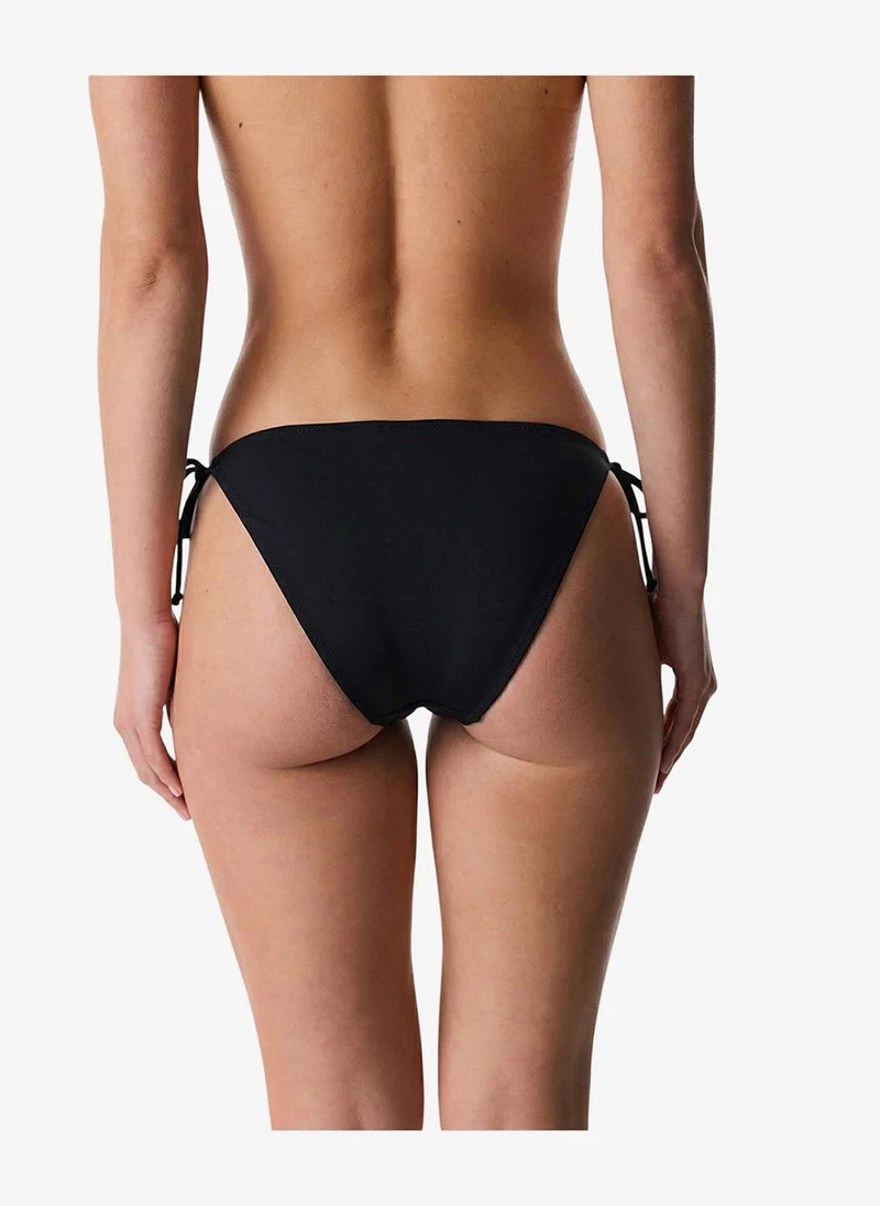 بنتي Women Black Bikini Bottom