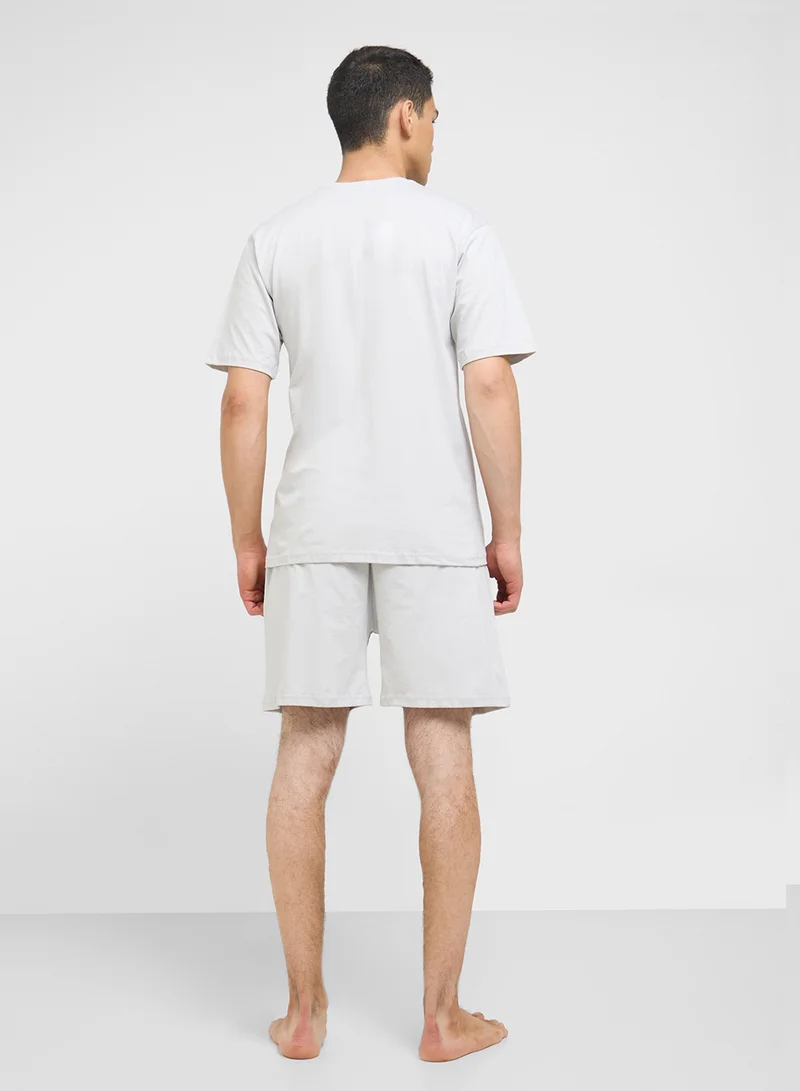 سفنتي فايف طقم بيجامة تي شيرت وشورت