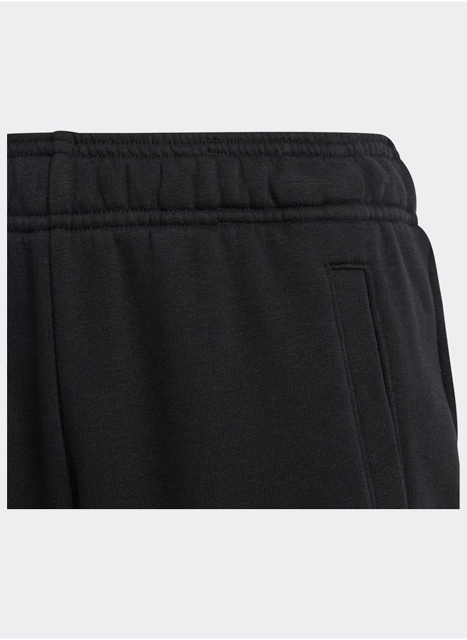 Adidas بنطال رياضي قطني بشعار كبير وقصة عادية من Essentials  - Image 4