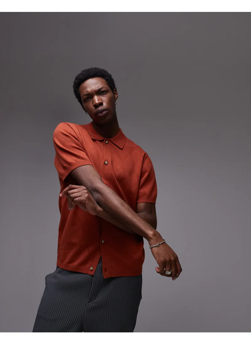توب مان Knitted Pattern Crochet Shirt In Rust