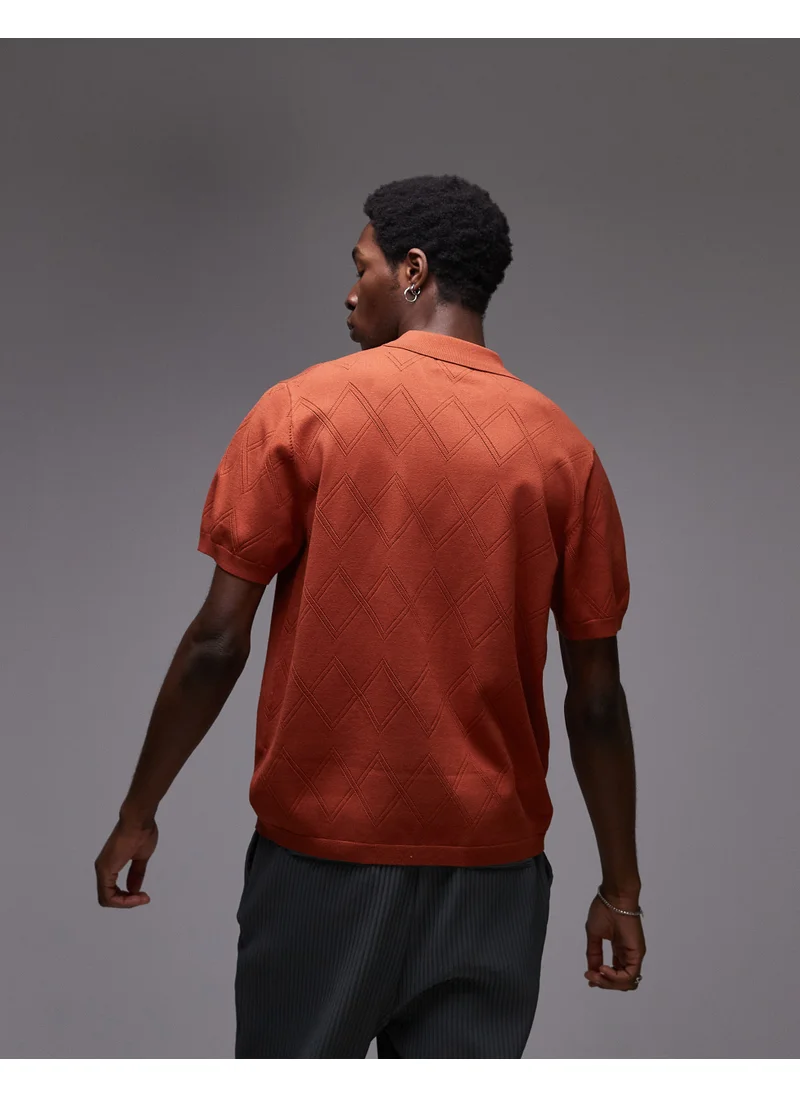 توب مان Knitted Pattern Crochet Shirt In Rust