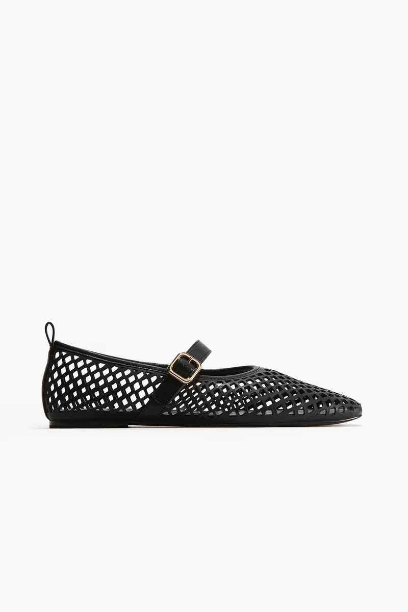 اتش اند ام Perforated Mary Jane ballet pumps