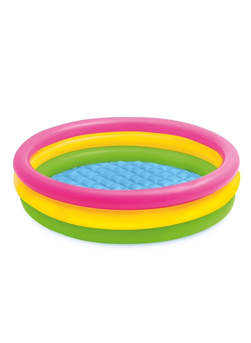 انتكس حوض سباحة دائري  25cm×114cm من Intex مثالية للأطفال بعمر 2+ سنوات ومافوق مصممة مع 3 حلقات ملونة زاهية وأرضية قابلة للنفخ مريحة، يمكن إعدادها بسهولة في حديقة المنزل لتوفير الكثير من المرح - Image 2