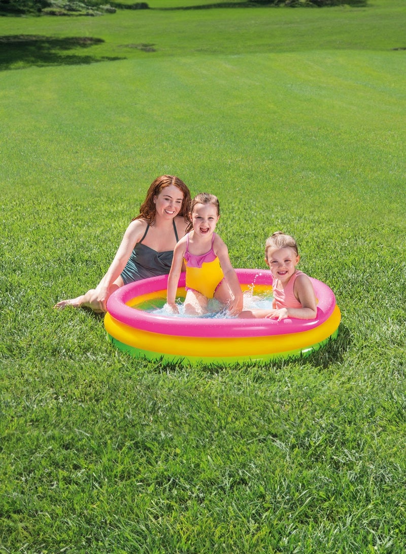 انتكس حوض سباحة دائري  25cm×114cm من Intex مثالية للأطفال بعمر 2+ سنوات ومافوق مصممة مع 3 حلقات ملونة زاهية وأرضية قابلة للنفخ مريحة، يمكن إعدادها بسهولة في حديقة المنزل لتوفير الكثير من المرح - Image 5