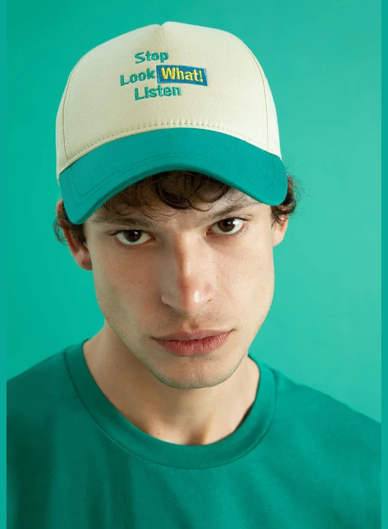 ديفاكتو Minimal Slogan Print Colour Block Baseball Cap