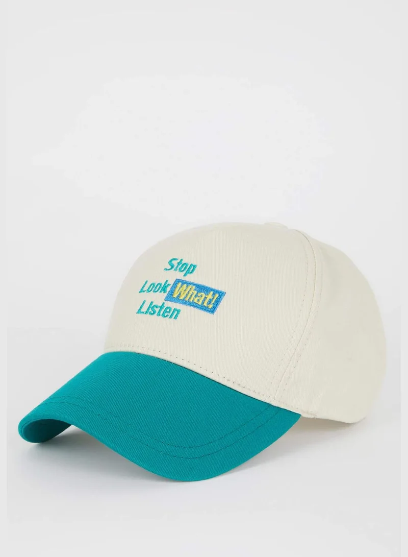 ديفاكتو Minimal Slogan Print Colour Block Baseball Cap