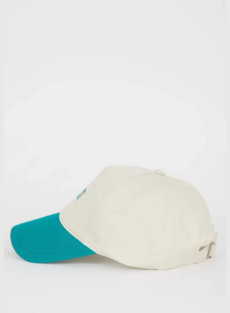 ديفاكتو Minimal Slogan Print Colour Block Baseball Cap