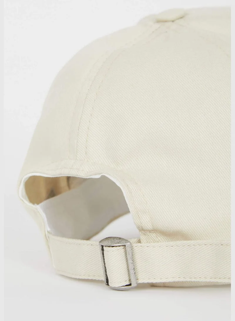 ديفاكتو Minimal Slogan Print Colour Block Baseball Cap
