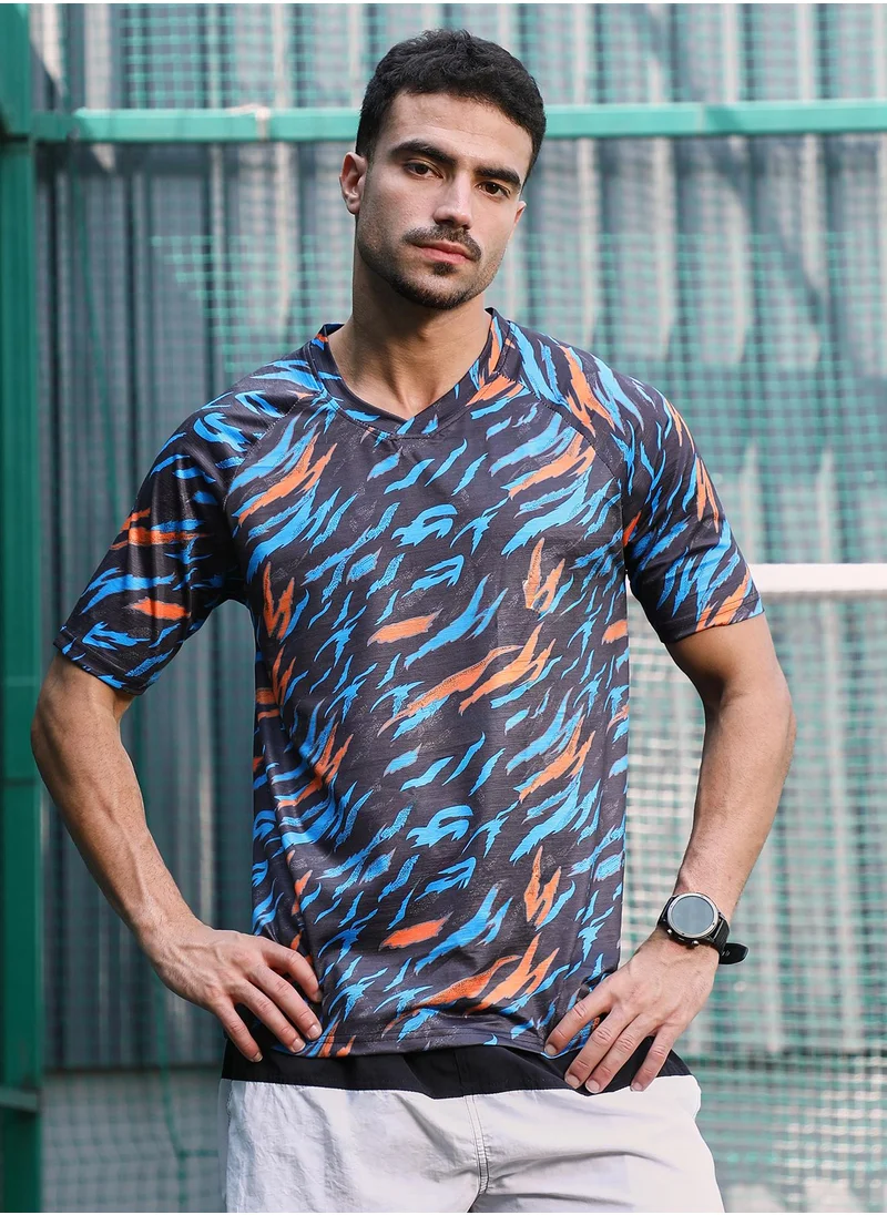 Campus Sutra Campus Sutra Men's Sky Blue & Charcoal Black Block-Swirl Activewear T-Shirt For Casual Wear | V-Neck | Short Sleeves | Jersey T-Shirt Crafted With Comfort Fit For Everyday Wear