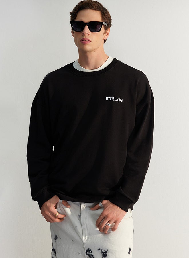 trendyol Black Premium Oversize/Wide Cut Thick Cotton Sweatshirt with Text Embroidery TMNAW24SW00039 - Image 2
