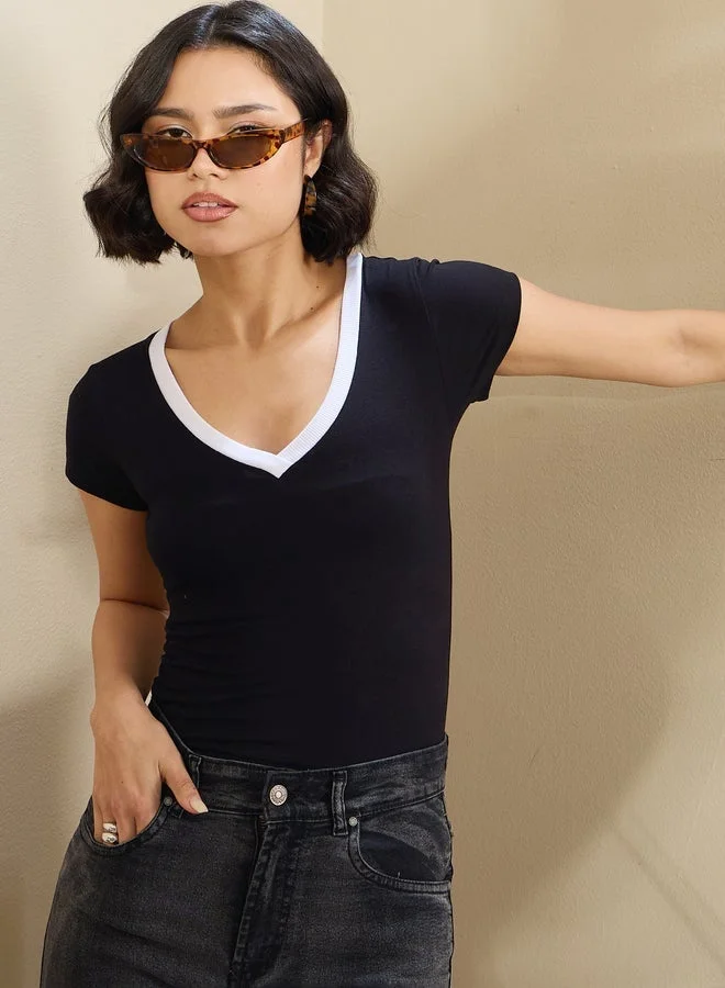 SASSAFRAS Women Black Contrast Deep V Neck Fitted Crop T-Shirt